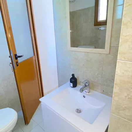 Radhim 1 * Vlorë